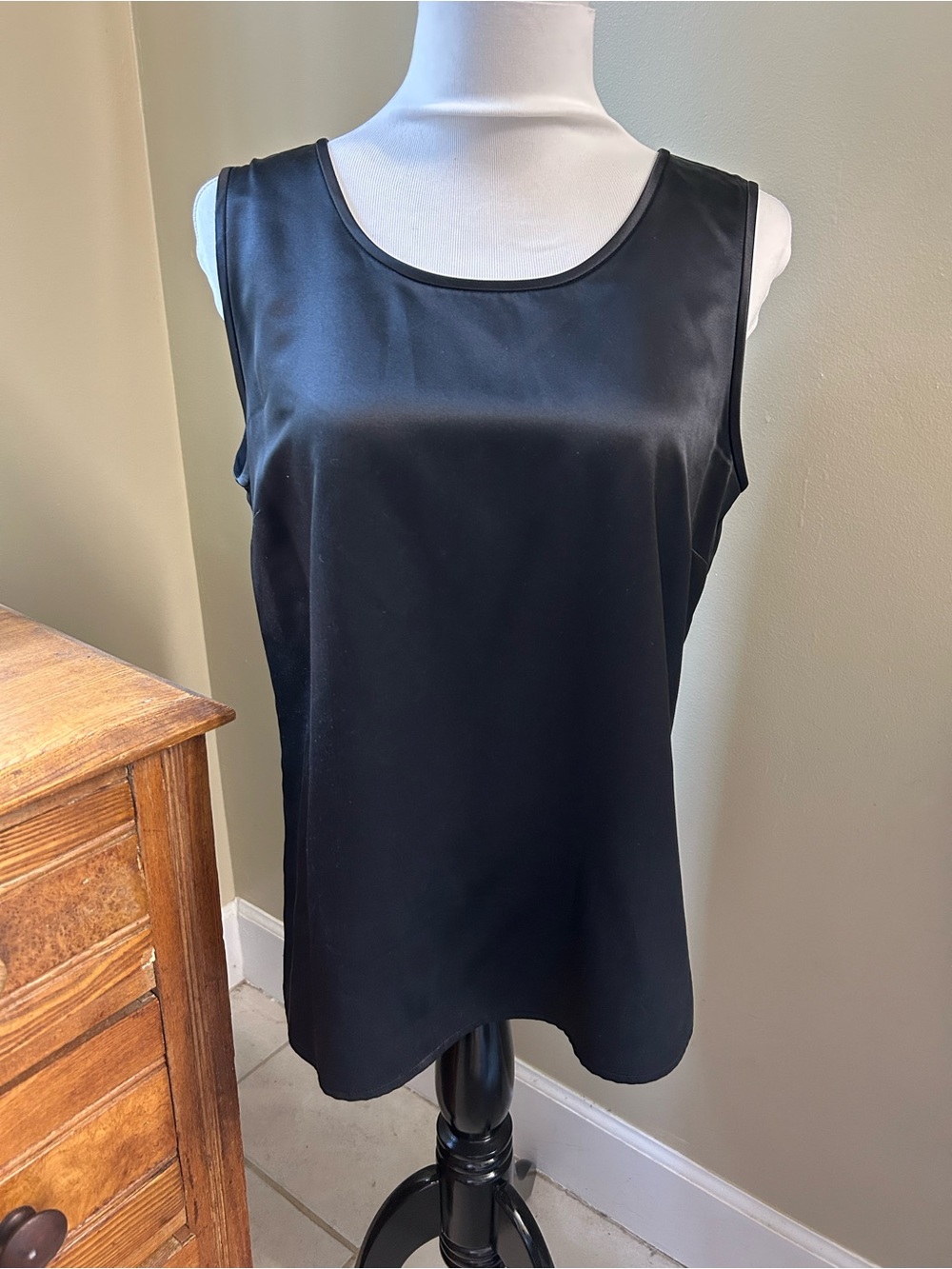 Blue Ice Black Silk Sleeveless Shell Top Size 10